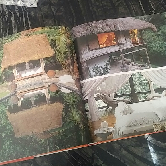 TASCHEN - Living in Bali (hardcover) book - Picture 7 of 8
